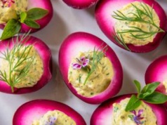 Zdobią wielkanocny stół lepiej niż niejeden bukiet kwiatów. Te jajka to pewniak na święta