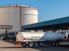 Dostawy paliwa niezagrożone. Jednak ciosu w portfele w Polsce nie unikniemy