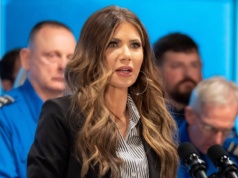 Kristi Noem wyleciała ze stanowiska. Trump nagle znalazł jej inne zajęcie