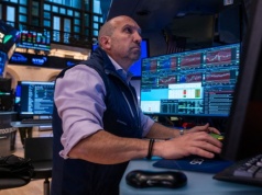 Rynki pod presją. Niepewność się utrzymuje, ropa drożeje, dolar się umacnia