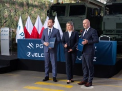 Ponad 756 milionów dla Jelcza. Co z inwestycją w hale po Rafako?