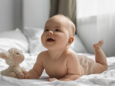 Standerski: od czwartku rodzice mogą zgłosić urodzenie dziecka w aplikacji mObywatel