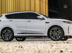 Pierwszy SUV tej marki sprzedany w Polsce. Ma 4,7 m długości i siedem miejsc. Ile kosztuje?