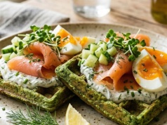 ​Poranny fenomen na zielono. Wytrawne gofry ze szpinakiem i łososiem według Karoliny Stolarskiej-Bigos