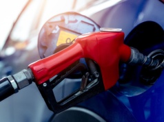 Tę stację Donald Tusk pod koniec 2025 r. wychwalał pod niebiosa. Za tyle teraz tankują tam kierowcy