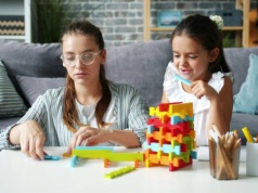 Prezenty z Temu na Dzień Kobiet to przesada. Zamiast chińskiego badziewia, wolę dać słodycze