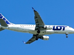 Rusza samolot LOT z ewakuowanymi Polakami. W tym miejscu można oglądać jego trasę