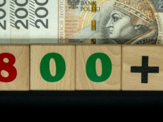 800+ dla cudzoziemców: ZUS wypłacił 3,271 mld zł w 2025 r.