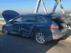 Kolizja na moście. Utrudnienia w ruchu