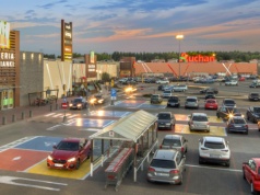 Węgrzy kupują osiem centrów handlowych w Polsce. Umowa podpisana