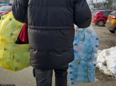 "Hurtownicy" blokują butelkomaty. Mieszkańcy są wkurzeni