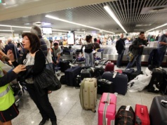 Konflikt na Bliskim Wschodzie paraliżuje loty. Wiemy, co przysługuje pasażerom