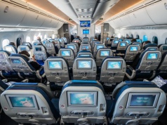 W pierwszym samolocie LOT skorzystasz już z internetu! Ale nie za darmo – cennik nowej usługi zaskakuje