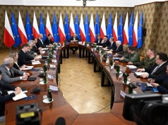 Rząd: Trudna sytuacja Polaków w Katarze. Będzie ewakuacja przez Arabię Saudyjską