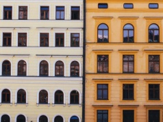 Mieszkanie o połowę taniej? Sprawdź, jak zaadaptować biuro w kamienicy na własne „M”