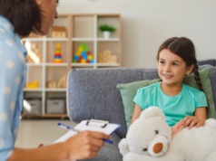 Problemy psychiczne u dzieci – kiedy udać się do psychiatry?