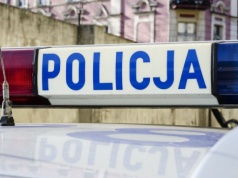 Makabryczne odkrycie w mieszkaniu. "Musiały leżeć od dawna"