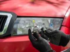 Klamka zapadła. Harmonogram legalizacji LED-ów dla starszych aut jest już znany