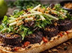 Prawdziwa uczta dla podniebienia. Kanapka z kaszanką rzemieślniczą od Mateusza Gesslera