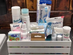 Wydałam prawie 300 zł na weselny koszyk ratunkowy. Zawartość poruszyła jedną z gościń