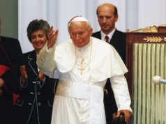 Ta 97-letnia organizacja kościelna tuszuje skandale w staromodny sposób