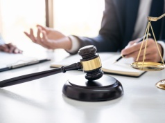 Te osoby dziedziczą, gdy zmarły nie miał dzieci i małżonka