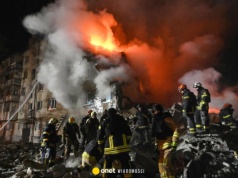 Rosyjski atak rakietowy na wieżowiec w Charkowie. Trwa akcja ratunkowa, są ofiary