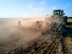 Zaorała dzierżawione pole i obsiała je pszenżytem. Rolnik walczy w sądzie