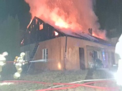 Wielogodzinna walka z żywiołem. Liczne zastępy straży pożarnej w nocnej akcji