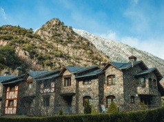 Wskazali najlepsze miejsca na tani wyjazd bez tłumów. Na liście też Polska