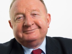 Stanisław Michalkiewicz: Wychodzi szydło z worka