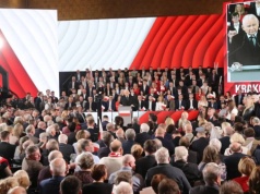 Historyczny moment w Krakowie. PiS ma już kandydata na premiera. ZOBACZ ZDJĘCIA