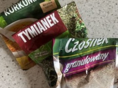Nie pomyl koszy. Tu należy wyrzucić opakowania po przyprawach