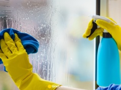 Dodaj odrobinę do wody i umyj okna. Sprawdzony trik na czyste szyby