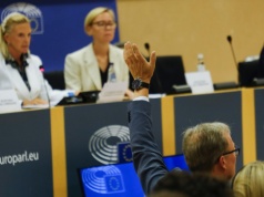 Coraz więcej kobiet w polityce. Eurostat podał najnowsze dane