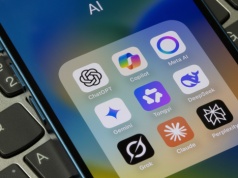 AI dzieli kobiety i mężczyzn. Badanie ujawnia niepokojącą lukę