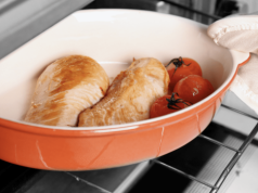 Pierś z kurczaka z warzywami z piekarnika – przepis na zdrowy i pyszny obiad