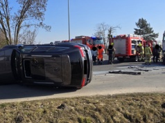 Zderzenie pojazdów na DK92 w Pniewach, jedna osoba przetransportowana do szpitala