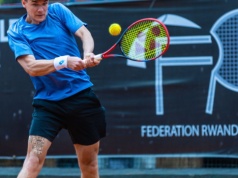 Tenis ziemny: Djokovic okazał się mocniejszy. Majchrzak poza turniejem.