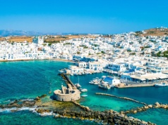 Zapomnij o Santorini! Ta niedoceniana wyspa jest równie piękna, a tańsza i spokojniejsza