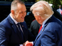 PiS jest w zasadzie skazany na Trumpa. "Oni myślą proamerykańsko, nawet w kampaniach wyborczych zatrzymywali się głównie w McDonaldzie"