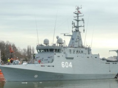 Nowy niszczyciel min na morzu. ORP Jaskółka w trakcie prób