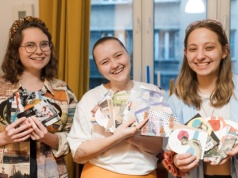 Zamiast goździka i rajstop. Polki redefiniują Dzień Kobiet, organizując realną pomoc