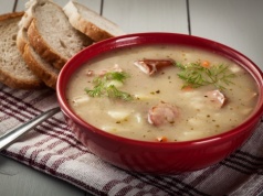 Przepis na żurek mam od babci. Na tym mięsie wychodzi palce lizać