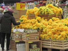 Czy w Dzień Kobiet jest niedziela handlowa? Sprawdzamy, czy 8 marca sklepy będą otwarte