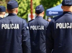 Po latach pracy w cywilu nie mają prawa do emerytury. Czekają na zmianę przepisów