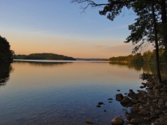 W tym jeziorze można byłoby zanurzyć Hyperiona. Jest najgłębsze w Polsce