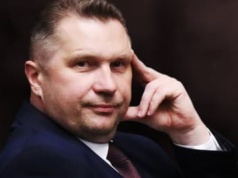 Europoseł Hetman: Czarnek ma fotowoltaikę na dachu