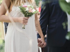 Kiedy ślub, kiedy dziecko i ile żyjemy? Nowe dane GUS rysują portret statystycznej Polki i Polaka