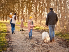 Tysiące osób już korzysta. Karta daje zniżki na rodzinne podróże i dokumenty